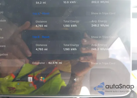 2021 Tesla Model Y Standard Range Rear-Wheel Drive from USA, damaged, VIN 5YJYGDEDXMF103483